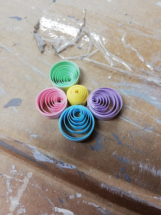 Anniversaire bricolage à domicile&nbsp;: petit tableau en quilling - 7/12 ans - Paris et IDF