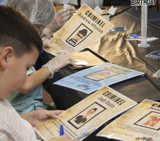 Anniversaire "dans la peau de la police scientifique" à domicile - 5/12 ans - 33 Arcachon