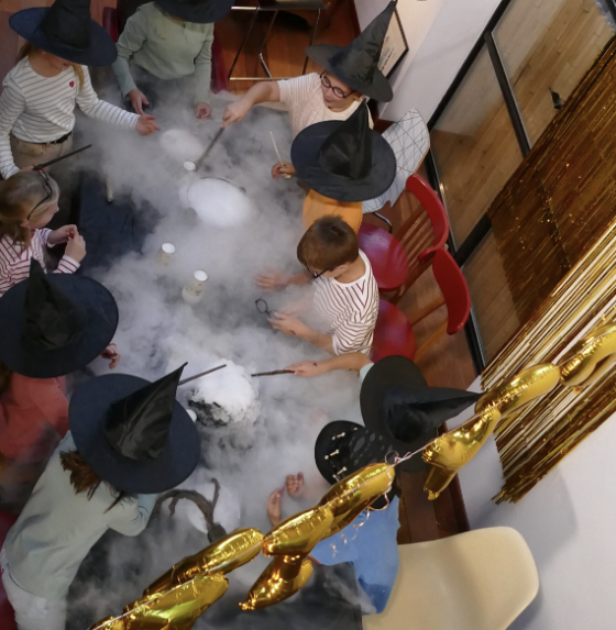 Anniversaire Mercredi Addams à domicile - 5/14 ans - 74 Annecy