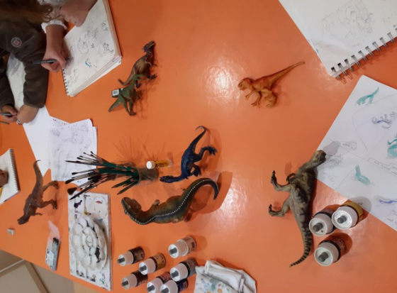 Anniversaire peinture "carnet de voyage" à l’atelier - 3/14 ans - Paris 7è