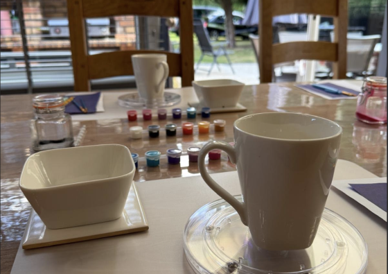 Atelier Peinture sur Céramique à Domicile - Paris et IDF