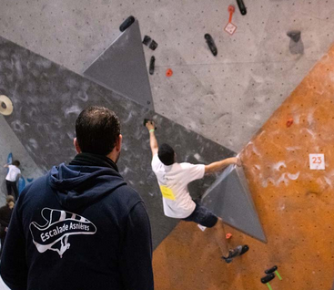 Mur d’escalade - 7/14 ans - 1/2j - Courbevoie 92
