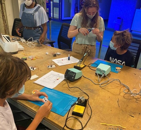 Stage de construction : crée ton badge électronique personnalisé - 9/14 ans -Paris 13è