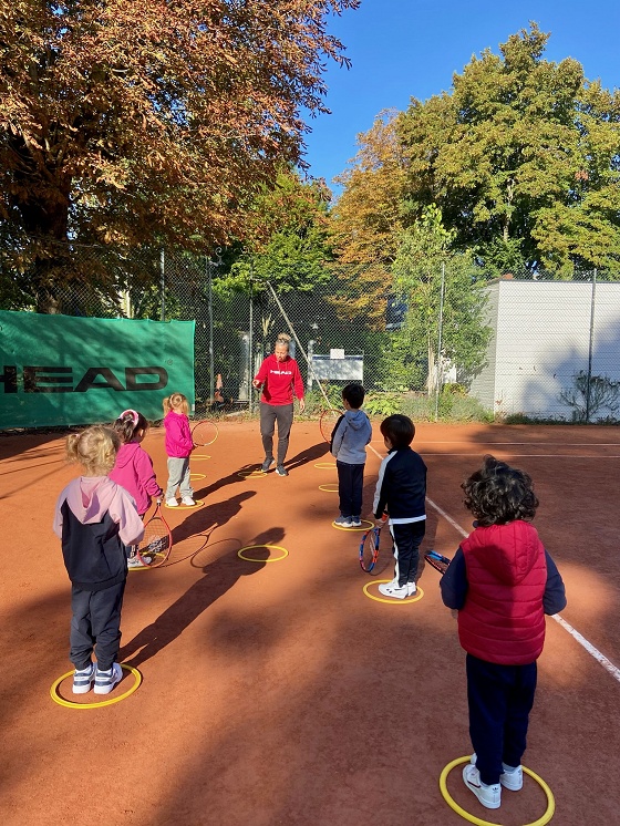 Trouver un club de tennis pour son enfant à Paris